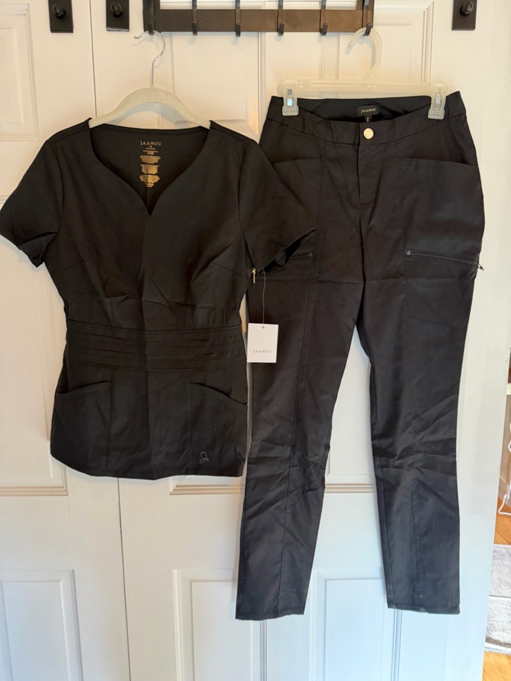 Jaanuu Scrub Set XS Black NWT Top & Pants Medical Uniform Healthcare